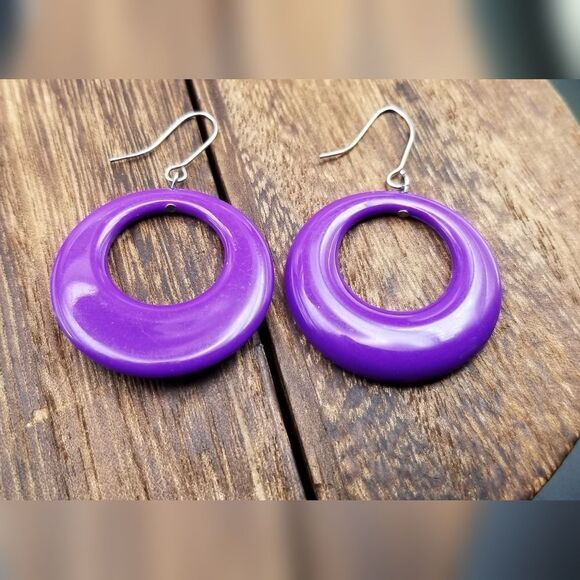 Fun and bright purple retro hoop earrings E256 - Picture 1 of 3